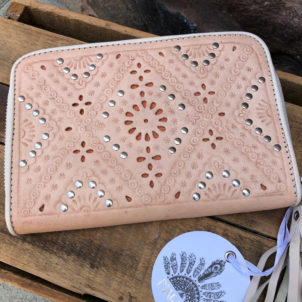 ✨MAHIYA ROCCO BOHO CREAM LEATHER WALLET NWT✨